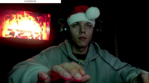 Snapshot of hot_boy_2002_ chatting on 12-16-24, 10:45 Hot boy 2002 online show from 12-16-24, 10:45