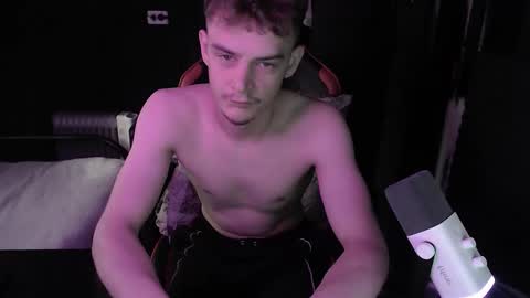 Snapshot of hot_boy_2002_ chatting on 10-04-25, 12:58 Hot boy 2002 online show from 10-04-25, 12:58