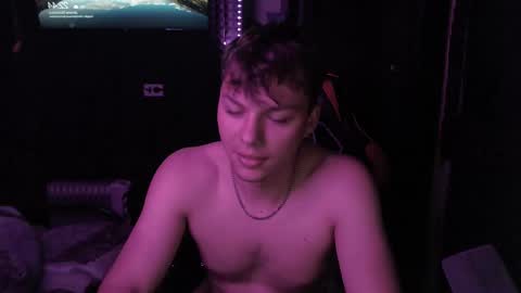 Snapshot of hot_boy_2002_ chatting on 10-06-25, 07:44 Hot boy 2002 online show from 10-06-25, 07:44