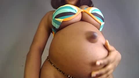 Snapshot of hot_choccoolate chatting on 07-28-26, 10:32 Zarah online show from 07-28-26, 10:32