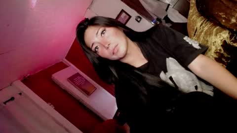 its me CLAUDIA online show from 06-29-26, 04:52