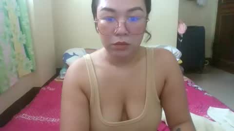 hot_emma1112 online show from 05-30-26, 01:25