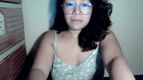 hot_emma1112 online show from 06-19-26, 02:54