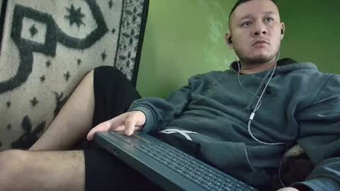hot_guy36 online show from 12-01-25, 03:28