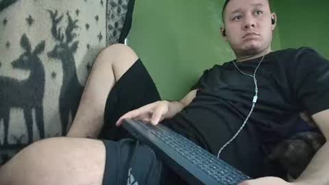 Snapshot of hot_guy36 chatting on 07-08-26, 05:17 hot_guy36 online show from 07-08-26, 05:17