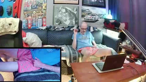 Snapshot of hot_krispy_kreme chatting on 05-14-26, 05:31 hot_krispy_kreme online show from 05-14-26, 05:31