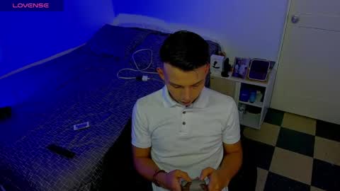 Snapshot of hot_latin_temptation chatting on 05-12-26, 02:19 Alejandro online show from 05-12-26, 02:19