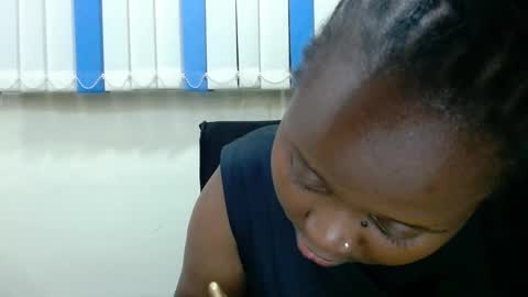 Linah online show from 12-22-25, 04:37