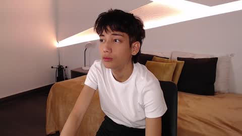 Snapshot of hot_little_bunny chatting on 02-02-25, 09:23 Alana online show from 02-02-25, 09:23