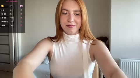 Lina online show from 06-17-26, 08:17
