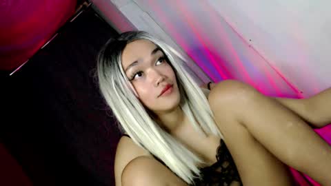 hot_moma69 online show from 04-06-26, 04:52