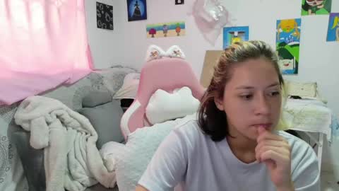Mia online show from 05-05-26, 04:15
