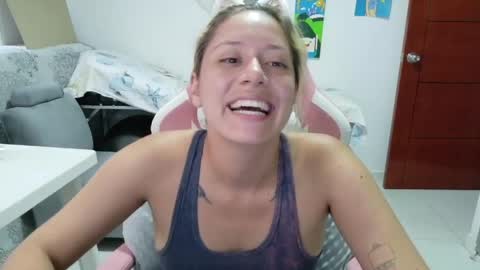 Mia online show from 05-07-26, 08:03