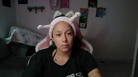 Mia online show from 06-25-26, 08:13