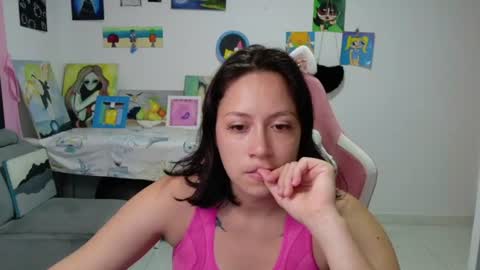 Mia online show from 07-04-26, 06:14