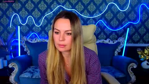 Snapshot of hot_natallie chatting on 11-19-25, 02:06 hot_natallie online show from 11-19-25, 02:06