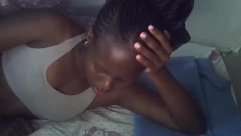 Snapshot of hot_petra2 chatting on 05-11-26, 07:33 Daddys doll online show from 05-11-26, 07:33