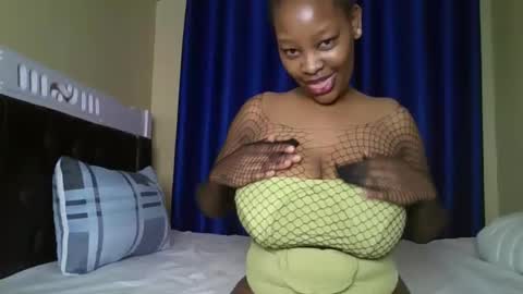 Snapshot of hot_sexxxy_bitch chatting on 05-28-26, 02:09 Amanda online show from 05-28-26, 02:09