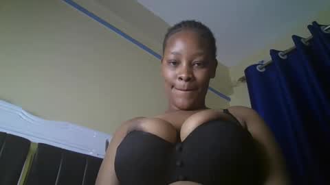 Snapshot of hot_sexxxy_bitch chatting on 06-03-26, 02:44 Amanda online show from 06-03-26, 02:44
