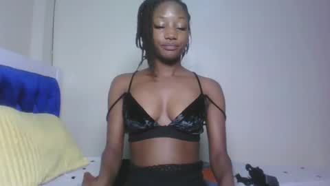 Snapshot of hot_sexxxy_girl chatting on 06-13-26, 07:45 Milly online show from 06-13-26, 07:45