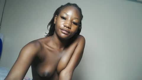 Snapshot of hot_sexxxy_girl chatting on 07-07-26, 03:09 Milly online show from 07-07-26, 03:09