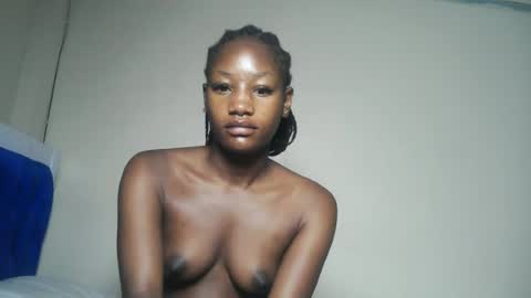 Snapshot of hot_sexxxy_girl chatting on 07-12-26, 03:19 Milly online show from 07-12-26, 03:19