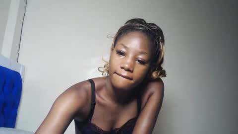 Snapshot of hot_sexxxy_girl chatting on 07-21-26, 02:25 Milly online show from 07-21-26, 02:25
