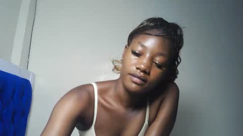 Snapshot of hot_sexxxy_girl chatting on 07-21-26, 02:41 Milly online show from 07-21-26, 02:41