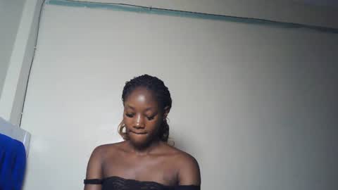 Snapshot of hot_sexxxy_girl chatting on 07-22-26, 02:47 Milly online show from 07-22-26, 02:47