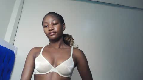 Snapshot of hot_sexxxy_girl chatting on 07-30-26, 04:22 Milly online show from 07-30-26, 04:22