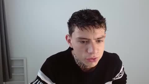 Snapshot of hot_teo_ chatting on 11-29-25, 12:08 Mateo online show from 11-29-25, 12:08