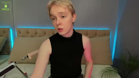 hot_twinkboy online show from 02-18-25, 03:21