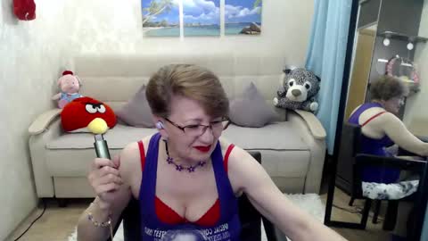 Snapshot of hot_woman04 chatting on 04-15-26, 07:10 Sofia online show from 04-15-26, 07:10