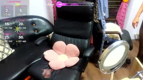 Lisa online show from 09-15-25, 05:29