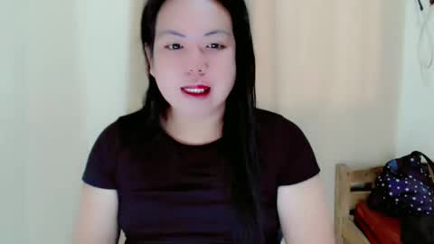 Snapshot of hotasian_mama chatting on 05-21-26, 05:47 Grace online show from 05-21-26, 05:47