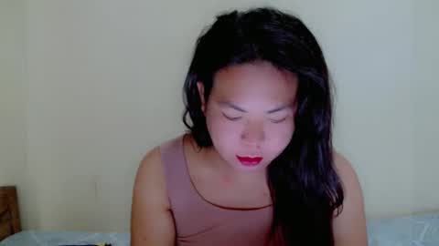 Snapshot of hotasian_mama chatting on 05-26-26, 07:26 Grace online show from 05-26-26, 07:26