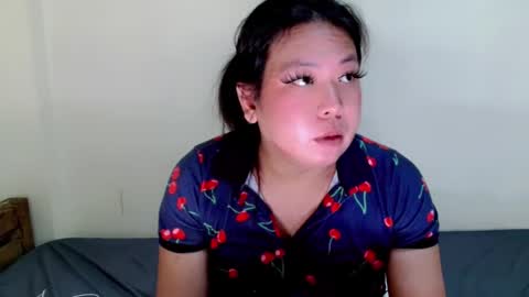 Snapshot of hotasian_mama chatting on 06-03-26, 02:33 Grace online show from 06-03-26, 02:33