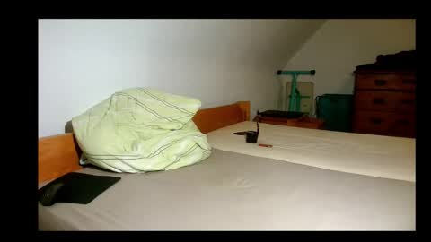 hotboy32891282 online show from 02-04-26, 06:47