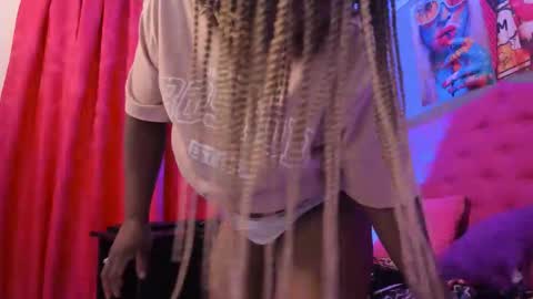 Snapshot of hotbraids_tb chatting on 10-08-25, 12:25 hotbraids_tb online show from 10-08-25, 12:25