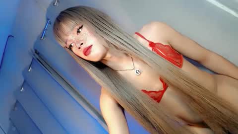 hotchescacummer online show from 12-16-25, 12:26