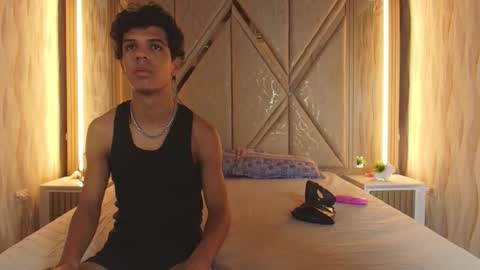 hotcouple_222 online show from 03-20-26, 07:46