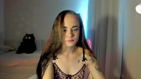 SWEET DEVILS PUSSY  online show from 06-11-26, 02:53