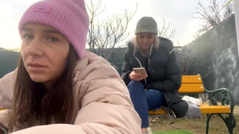 Snapshot of hotfallinganna chatting on 12-18-24, 01:12 Anna online show from 12-18-24, 01:12