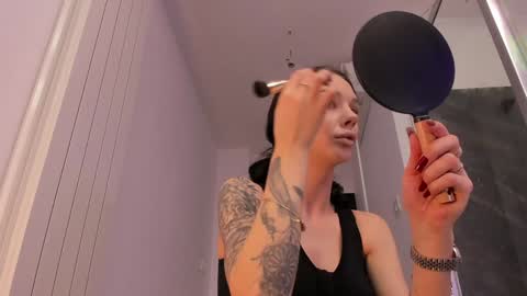 hotfallingdevil online show from 02-17-26, 05:26