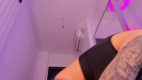 hotfallingdevil online show from 02-20-26, 06:19