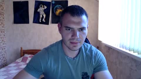Snapshot of hotfitbboy_2001 chatting on 07-11-26, 05:37 Alex online show from 07-11-26, 05:37