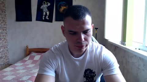 Snapshot of hotfitbboy_2001 chatting on 07-22-26, 08:17 Alex online show from 07-22-26, 08:17