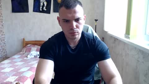 Snapshot of hotfitbboy_2001 chatting on 07-24-26, 10:46 Alex online show from 07-24-26, 10:46