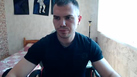 Snapshot of hotfitbboy_2001 chatting on 07-28-26, 11:28 Alex online show from 07-28-26, 11:28