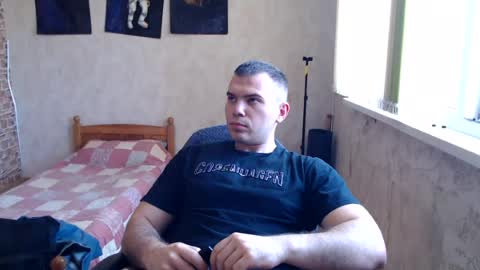 Snapshot of hotfitbboy_2001 chatting on 07-29-26, 09:29 Alex online show from 07-29-26, 09:29